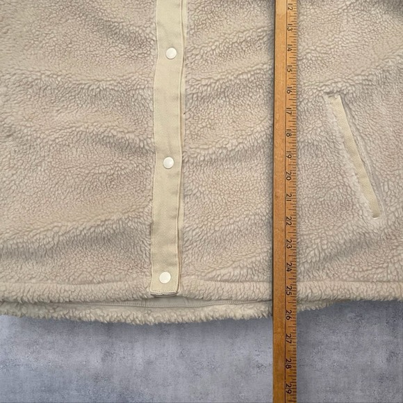 Patagonia Woolyester Sherpa Bomber Jacket Womens XL Recycled Wool Oatmeal Beige - Picture 7 of 9